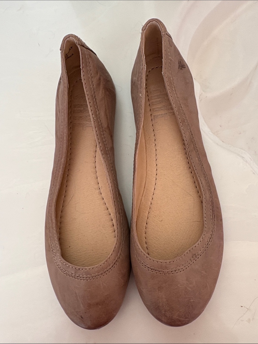 NWOT Frye Carson Ballet Slippers in Taupe